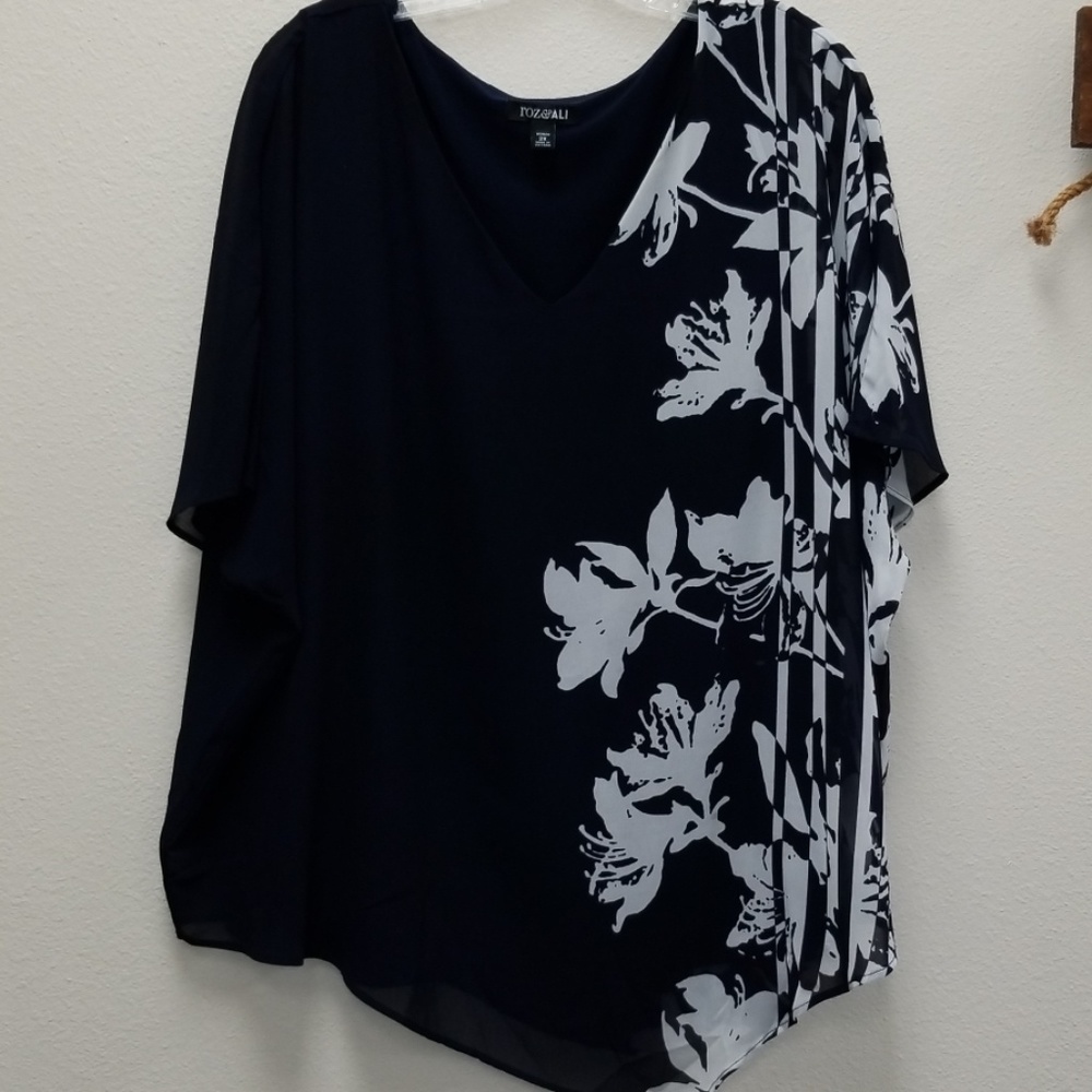 Bundle 3/$20 EUC Roz & Ali top 2X